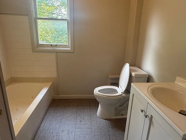 1414 W Washington St — Photo 10