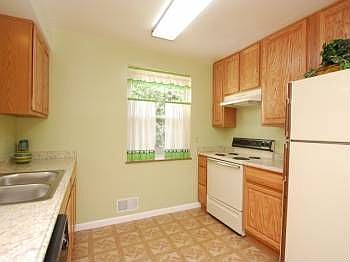5th image of 4428 Homer Ave