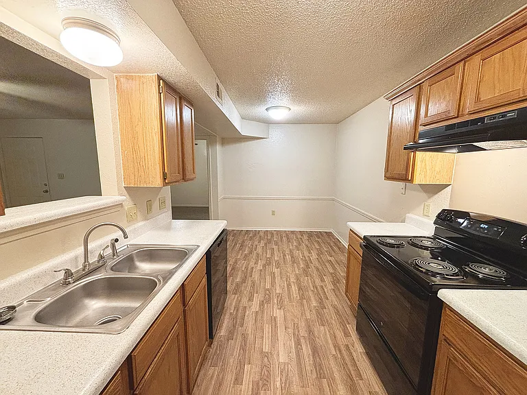 Titan - Kitchen & Dining Area