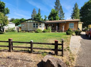 34 Edgewood Park Dr, Shady cove, OR 97539