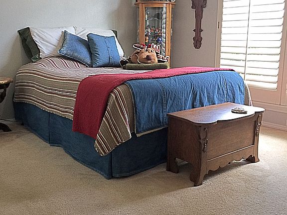 5th image of 208 S Abbey Ln