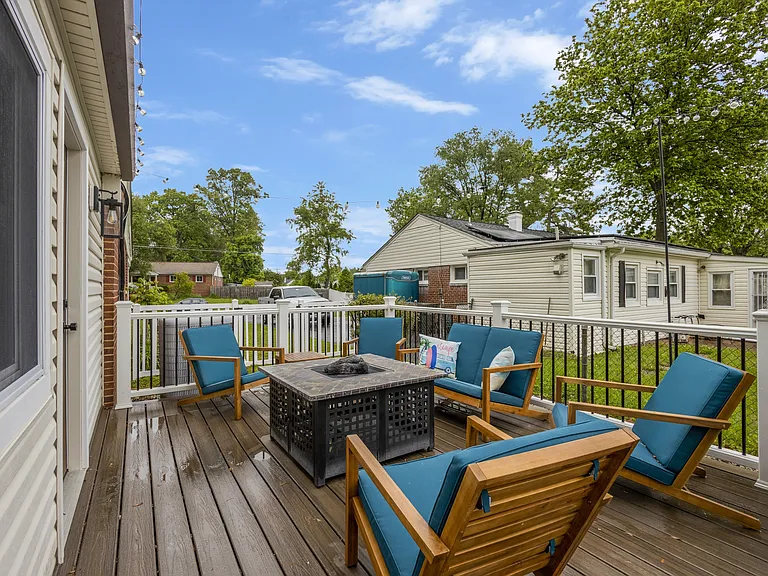 7011 Kenfig Pl — Photo 19