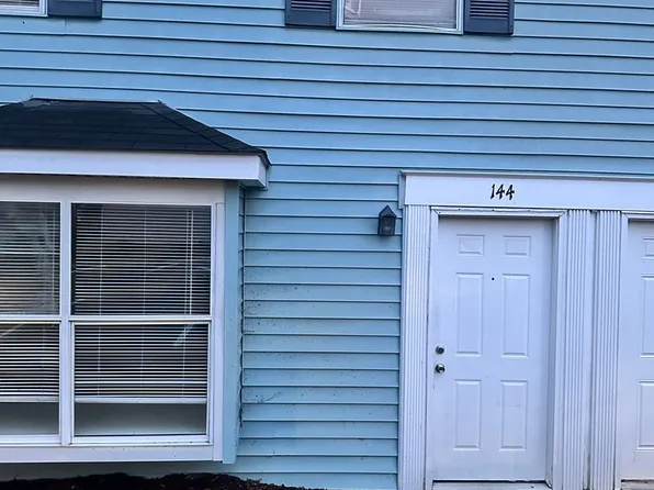 144 Clover Valley Cir, Blacksburg, VA 24060