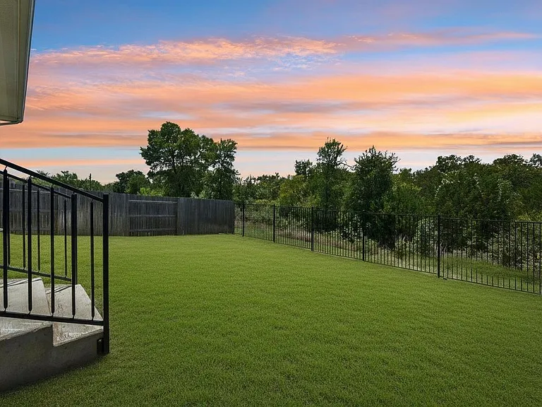 117 Stone Canyon Dr — Photo 36