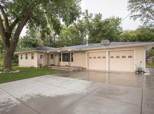 11811 Woodland Trl, Council Bluffs, IA 51503