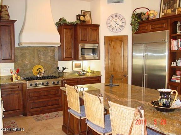Upgraded_gourmet_kitchen
