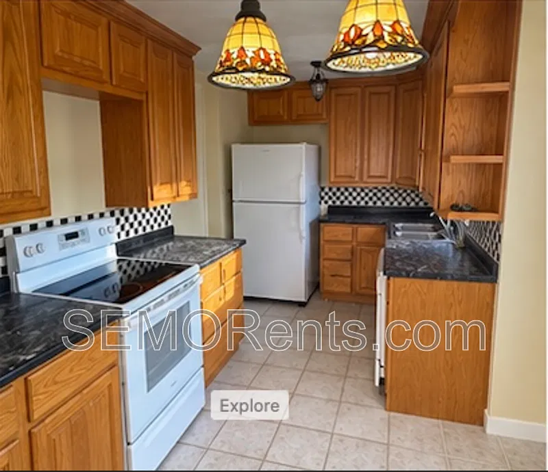 3 bed, 1.0 bath, 1030 sqft, $1,400 — Photo 2