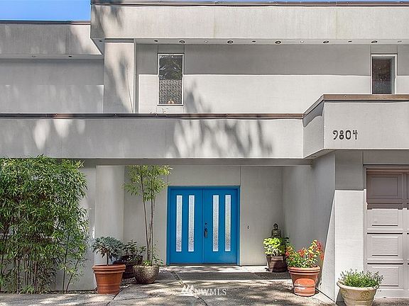 4th image of 9804 NE 34th Pl