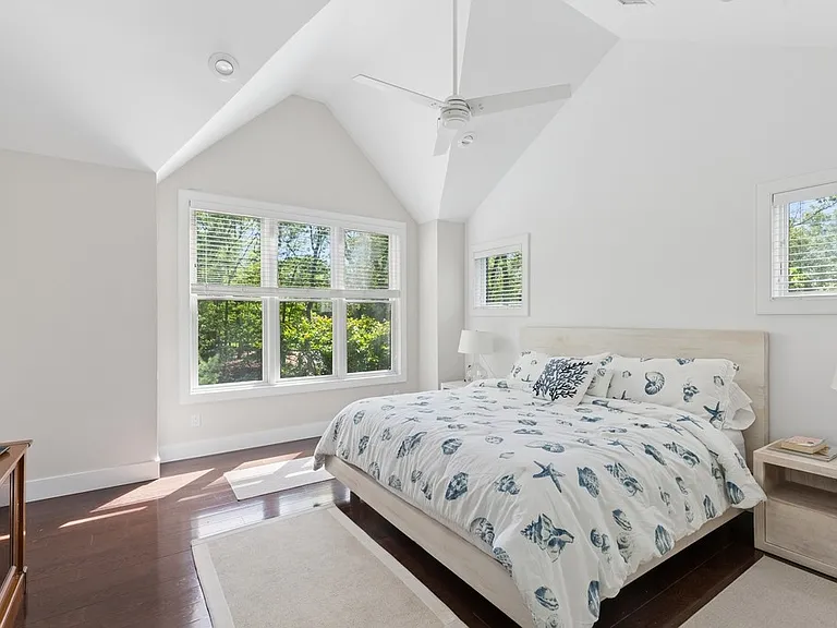 80 Sycamore Dr — Photo 11