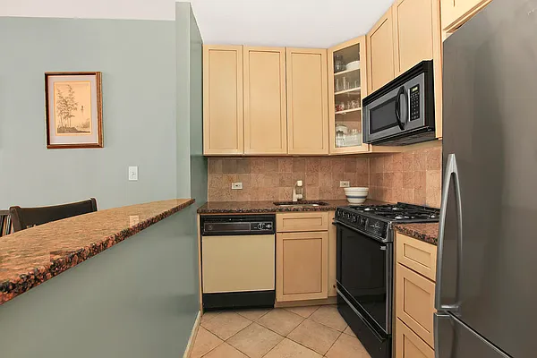 Sold by Corcoran | media 21