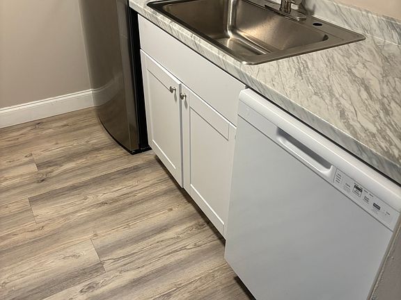 4th image of 2733 Hidden Lake Blvd Unit B