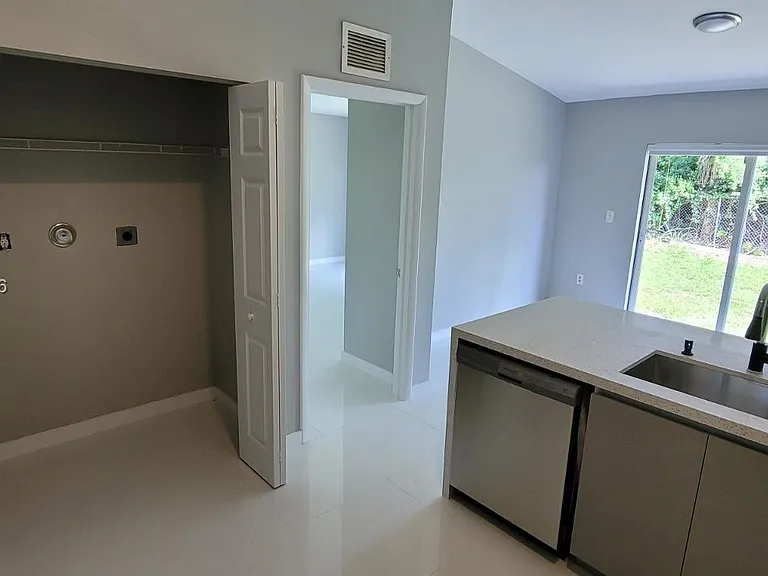 10250 SW 173rd Ter — Photo 11