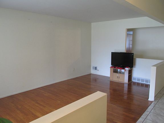 3rd image of 1838 Coventry Dr
