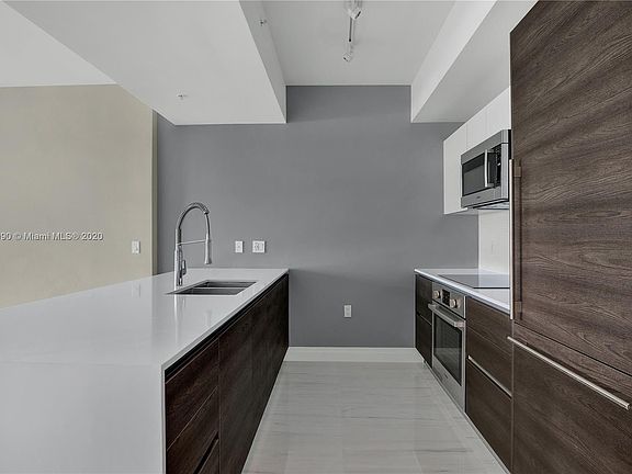 4th image of 301 Altara Ave #725