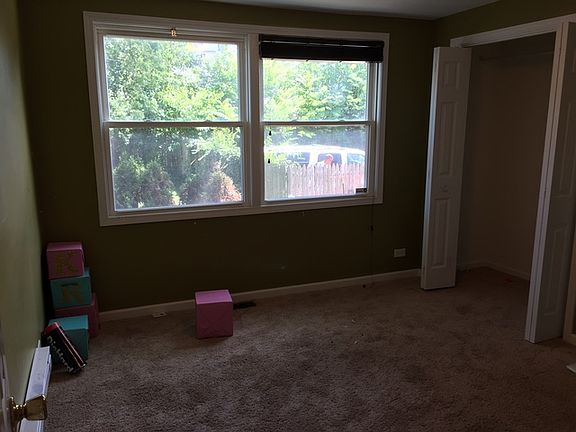5th image of 6549 N Seeley Ave #1N