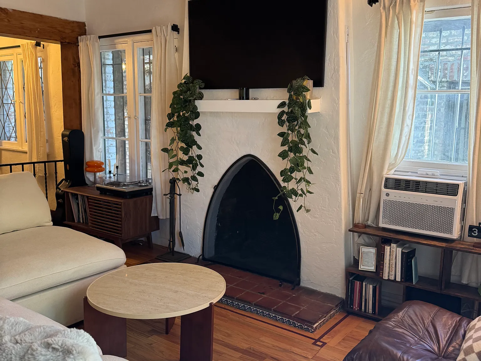 1 bed, 1050 sqft, $3,695 — Photo 4