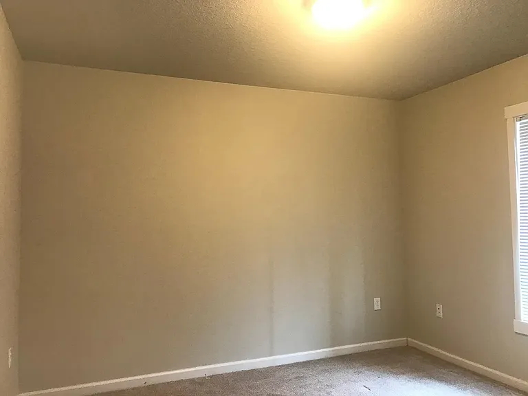 119 NE 80th Ave — Photo 15
