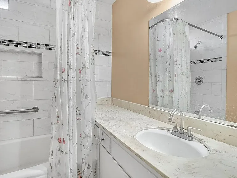 1102 Oakhorne Dr — Photo 22