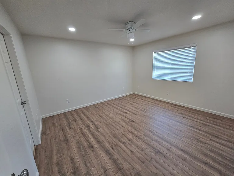 801 Capehart Ct — Photo 10