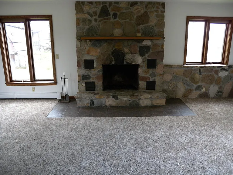 8960 Hatch Hollow Rd — Photo 6