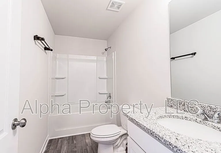 207 Long Grove Ln — Photo 14