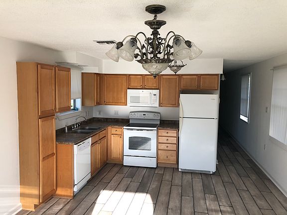 2nd image of 1118 Avenue A