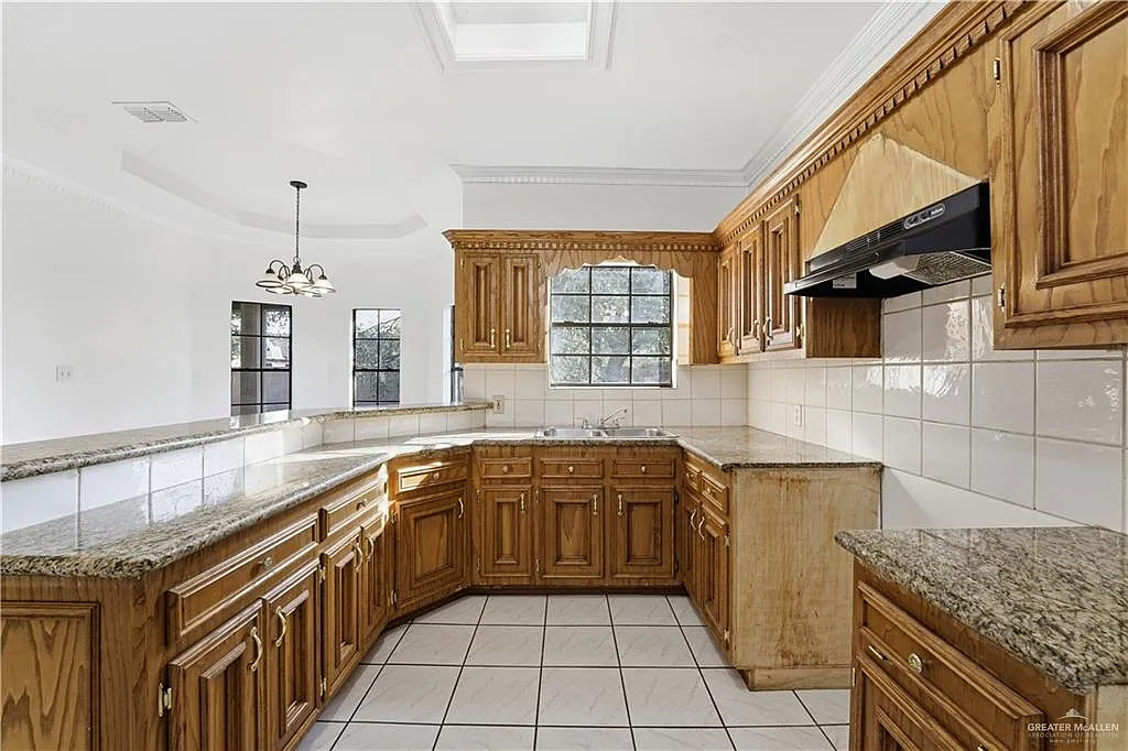 3 bed, 2.0 bath, 1237 sqft, $1,550 — Photo 4