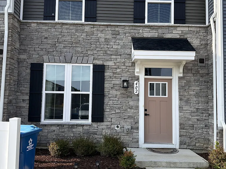 402 Big Woods Dr — Photo 1