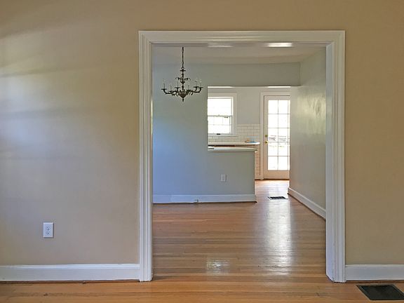 3rd image of 436 Noelton Dr
