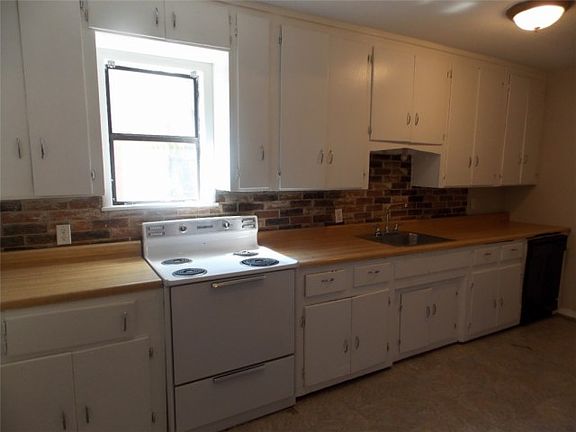 4th image of 4741 SE 25th St