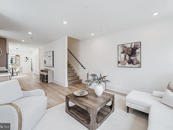 4th image of 1223 Talbert St SE #2