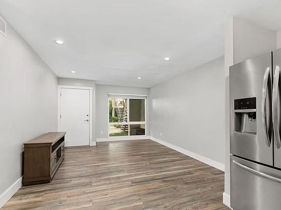5th image of 745 E Bradley Ave #5