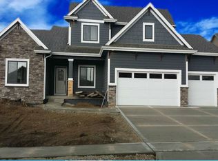 1430 S Sugar Creek Ct, West Des Moines, IA 50266