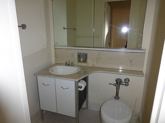 5th image of 2077 Center Ave APT 10B