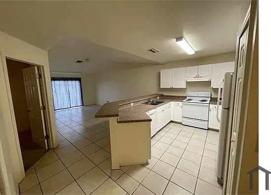 3 bed, 1200 sqft, $1,500 — Photo 2