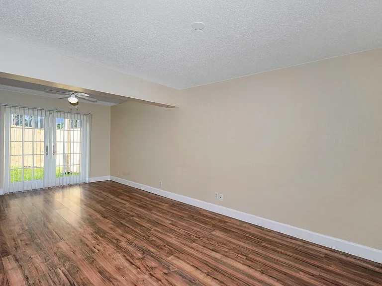 2716 SW 46th St #1 — Photo 7