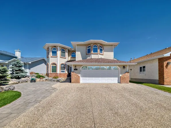 4608 43rd Ave NW, Edmonton, AB T6L 6L9