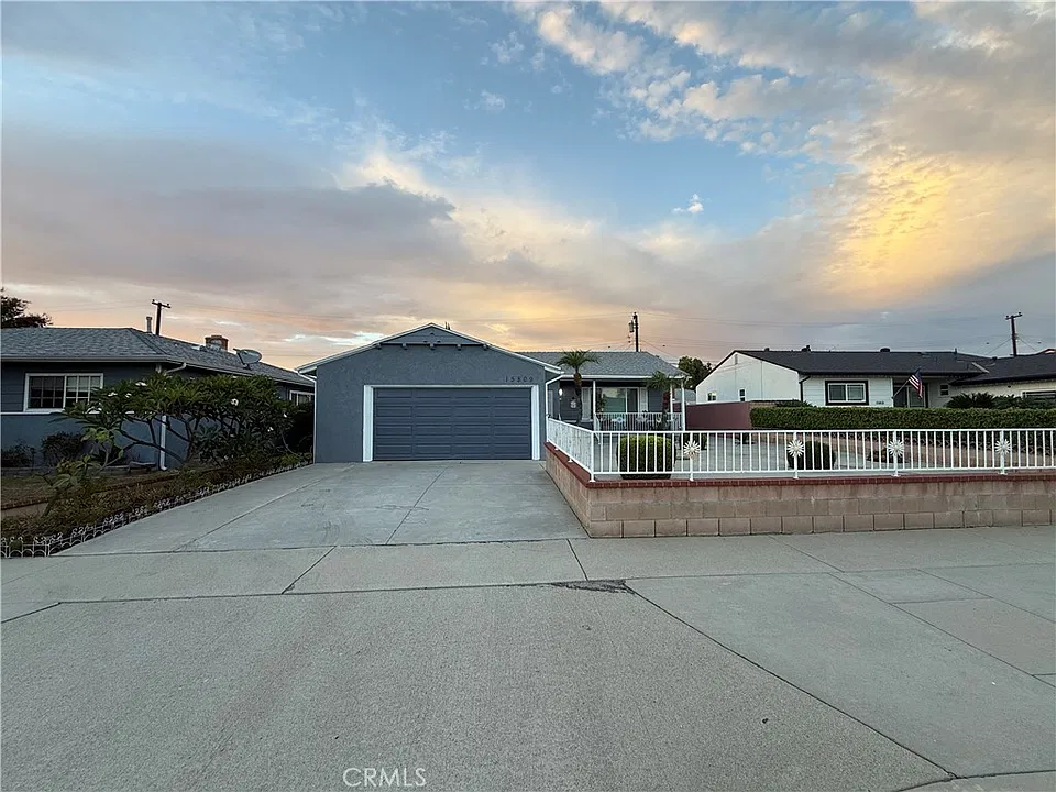 15809 Garydale Dr