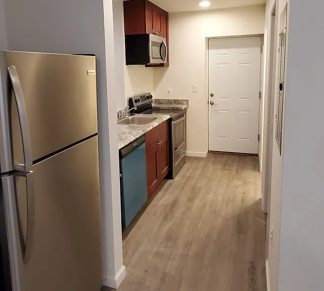 2202 Maryland Ave — Photo 1