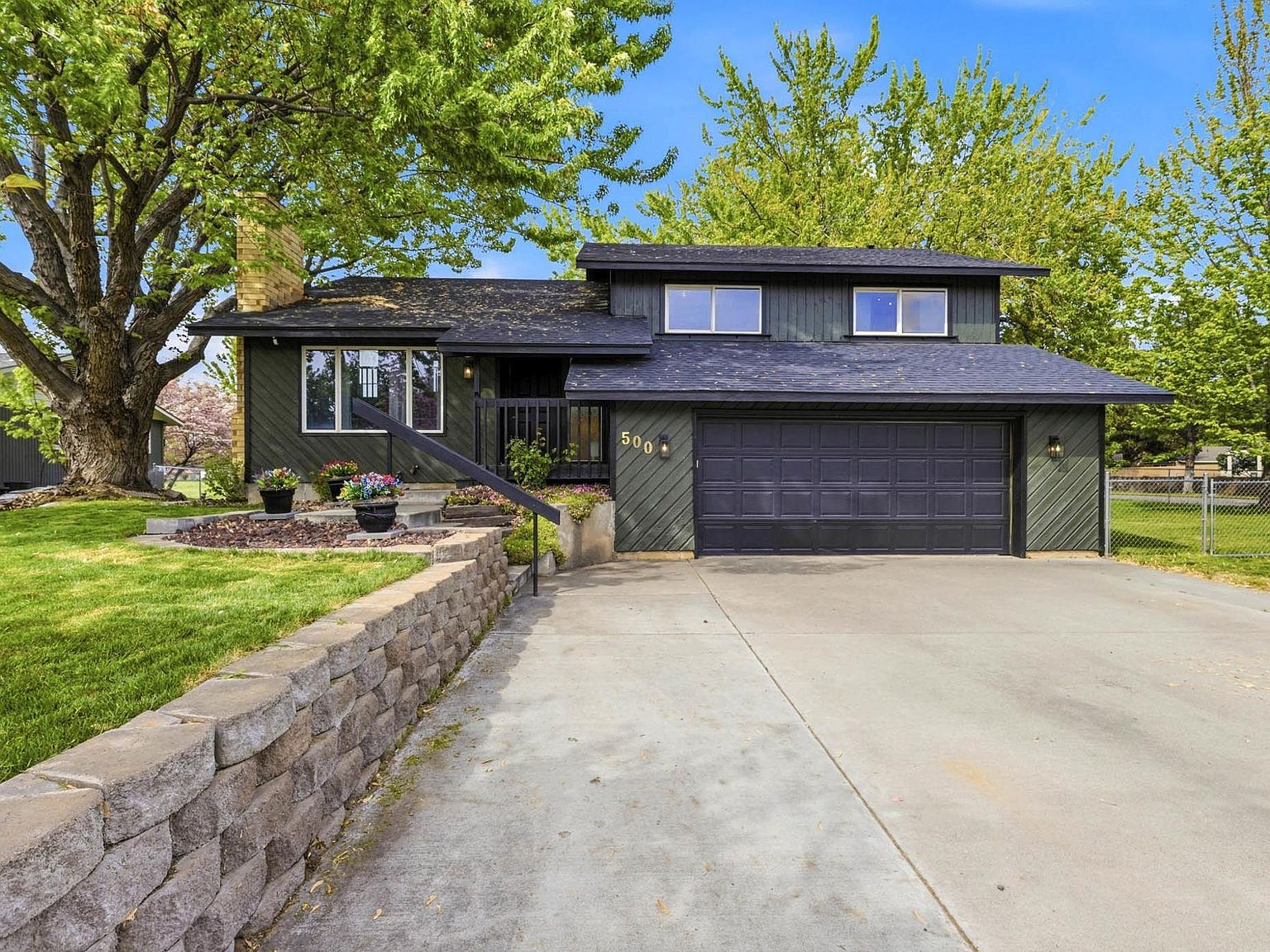 500 Meadows Dr S