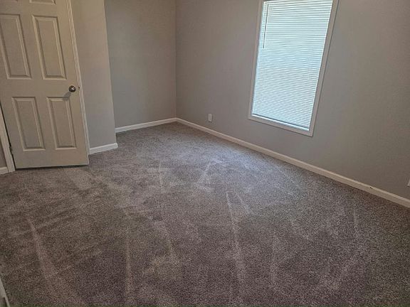4th image of 409 Wren Ln #34