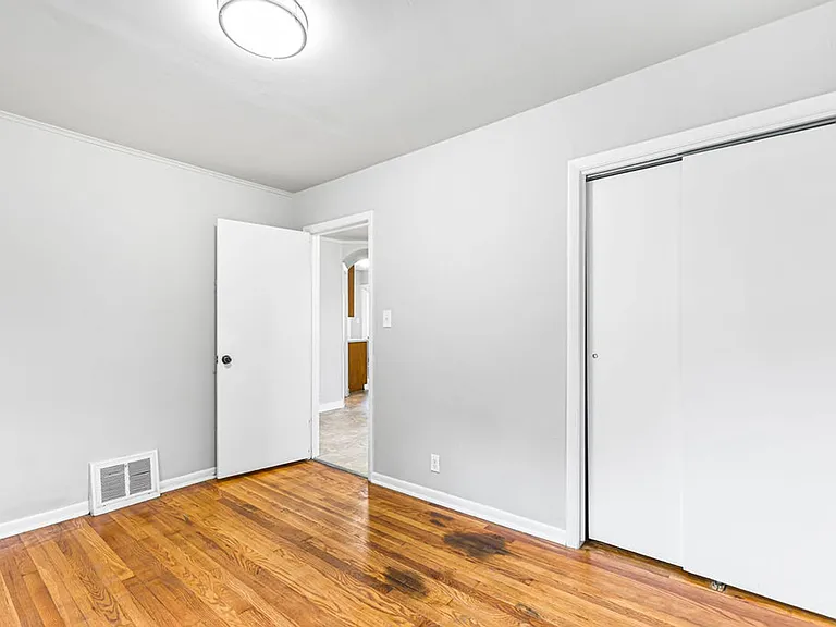 3117 Charles St — Photo 20