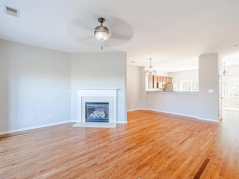 14106 Winford Ln — Photo 8