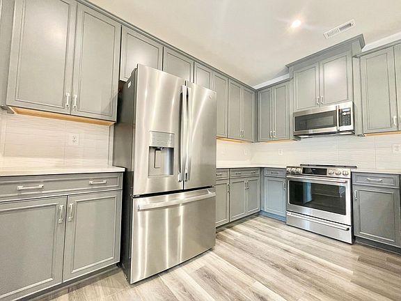 5th image of 2731 Acadia Dr Unit A