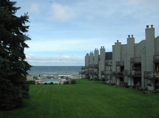 215 N Shore Dr APT 1, South Haven, MI 49090
