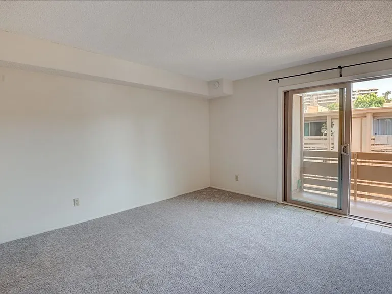 4012 Valeta St #302 — Photo 5