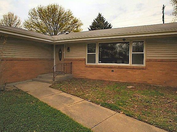 3rd image of 3333 City View Dr