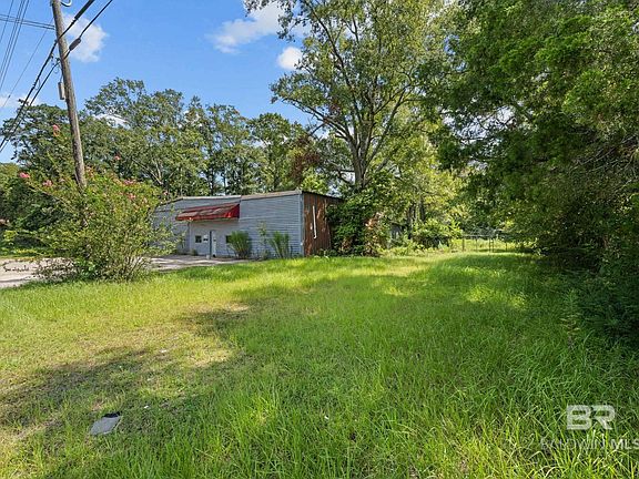 2nd image of 209 S Hoyle Ave