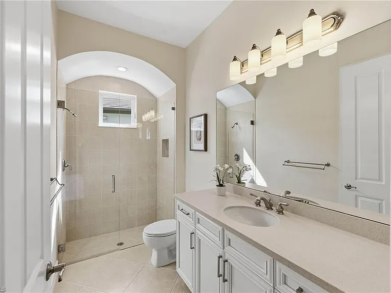 8950 Shenendoah Cir — Photo 34