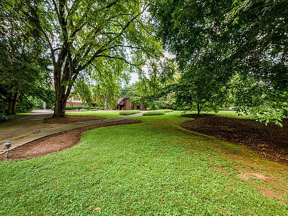 2nd image of 6609 SW Sherwood Dr